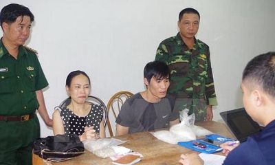 Bắt cặp vợ chồng vận chuyển gần 2,5 kg ma túy từ Trung Quốc về Việt Nam