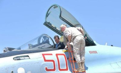 Giữa căng thẳng, Tổng thống Syria cưỡi chiến đấu cơ Su-35 Nga