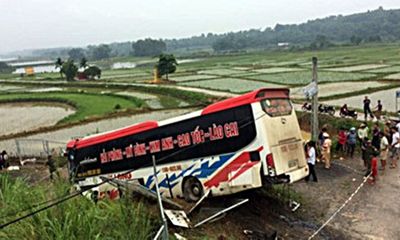 Vụ xe khách mất lái trên cao tốc Hà Nội – Lào Cai: Tài xế đã tử vong