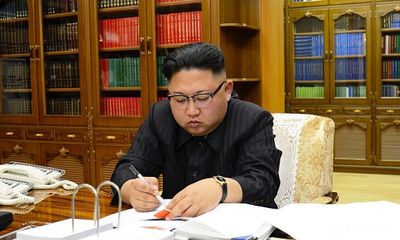 Ông Kim Jong-un “tặng quà giúp Mỹ bớt chán