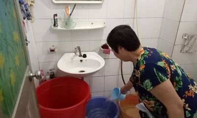 Hà Nội: Người dân khốn khổ vì mất nước sạch kéo dài