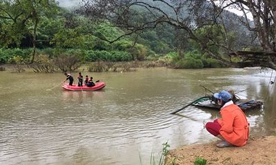 Xuồng tự chế lật trên sông K’rông Nô, 1 người tử vong, 4 người mất tích