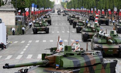 Gần 4.000 binh sĩ rầm rộ diễu binh mừng kỷ niệm 228 năm Quốc khánh Pháp