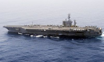 Hải quân Mỹ lại bắn cảnh cáo tàu Iran 