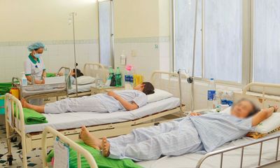Đà Nẵng: 46 du khách Lào nhập viện cấp cứu do ngộ độc thực phẩm
