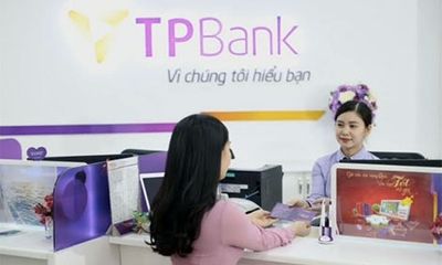 UBND TP Hà Nội tặng cờ thi đua và bằng khen cho TPBank