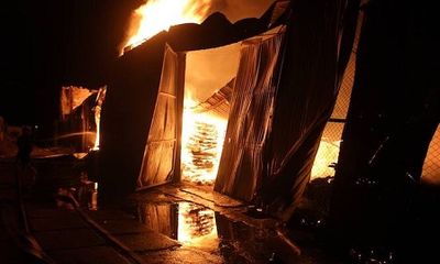 Xưởng gỗ nghìn m2 cháy ngùn ngụt trong đêm, thiệt hại gần 7 tỷ đồng