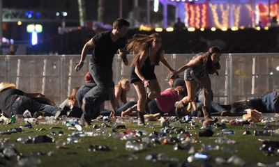 Nghị sĩ Mỹ kêu gọi kiểm soát súng sau thảm kịch xả súng đẫm máu ở Las Vegas