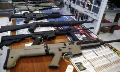Giá cổ phiếu nhà sản xuất súng tăng vọt ở Mỹ sau vụ xả súng Las Vegas