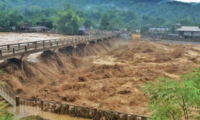 Video: Nước lũ cuồn cuộn đổ về Yên Bái, 4 người mất tích, 200 ngôi nhà ngập sâu