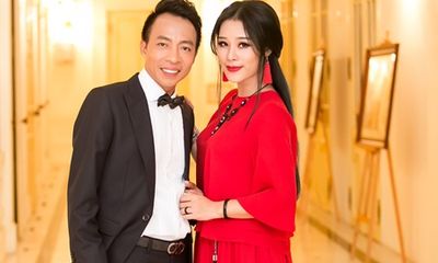Hoa Trần - vợ NSƯT Việt Hoàn xinh đẹp lộng lẫy sánh đôi cùng chồng