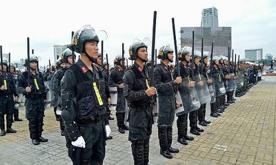 Màn võ thuật mãn nhãn của cảnh sát cơ động bảo vệ APEC