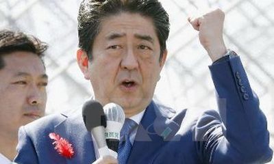 Thủ tướng Nhật Abe 'dằn mặt' Triều Tiên sau thắng lợi bầu cử