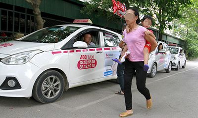 Taxi độc quyền bệnh viện “chặt chém” khách: Bộ Y tế và Sở GTVT sẽ vào cuộc