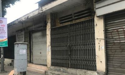 Phố đồ bảo hộ lao động cạnh ga Hà Nội đồng loạt đóng cửa