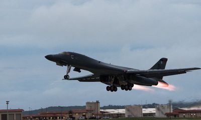 Máy bay ném bom của Mỹ áp sát Triều Tiên 