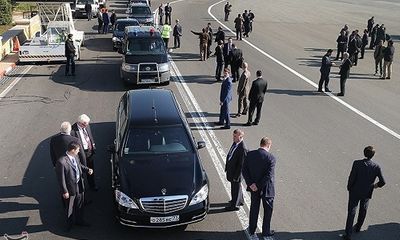 Chùm ảnh siêu xe chống đạn bảo vệ Tổng thống Nga Vladimir Putin