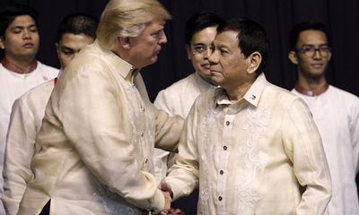 Tổng thống Philippines hát theo đề nghị của ông Trump