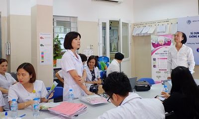 PGS Nguyễn Tiến Dũng phản bác việc cứ dịch mũi trắng đục là dùng kháng sinh
