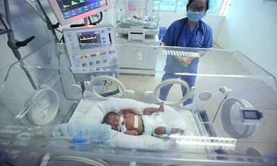 1 trong 4 cháu sinh non tử vong ở Bắc Ninh: Cha mẹ mong ngóng con thụ tinh ống nghiệm, ai ngờ con ra đi