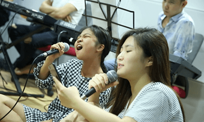 Đột nhập phòng tập của thí sinh Giọng hát Việt nhí trước thềm chung kết