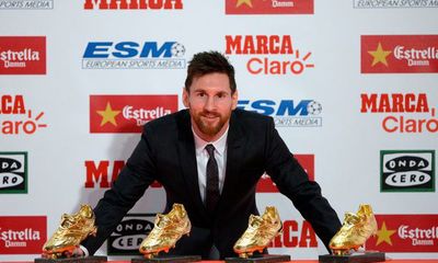 Giành chiếc Giày Vàng thứ tư, Messi cân bằng kỷ lục của Ronaldo
