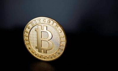 Chủ nhân Nobel Kinh tế: Tiền ảo bitcoin phải bị coi là bất hợp pháp