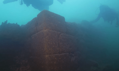 Phát hiện lâu đài 3.000 tuổi nằm sâu dưới hồ nước sâu nhất Thổ Nhĩ Kỳ