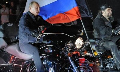 Sự thật về vụ lịch ảnh Tổng thống Nga Putin cháy hàng ở Anh 