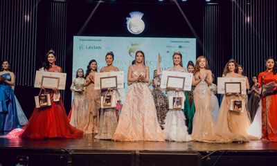 Trương Ngọc Ánh trao vương miện danh giá cho Thư Dung – Tân Hoa hậu Sắc đẹp Hoàn mỹ Toàn cầu 2017