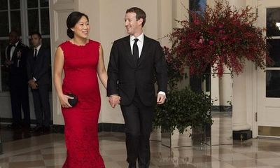 Nhìn lại một năm nhiều biến động của ông chủ Facebook - Mark Zuckerberg