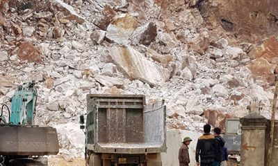 Sập mỏ đá trắng ở Nghệ An, 1 người tử vong