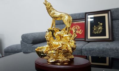 Quà Tết 2018: Đại gia chi gần trăm triệu sắm linh khuyển mạ vàng