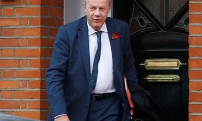 Phó thủ tướng Anh bị buộc từ chức do bê bối ảnh khiêu dâm