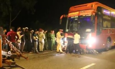 Xe khách Phương Trang tông chết 2 công nhân ở Huế