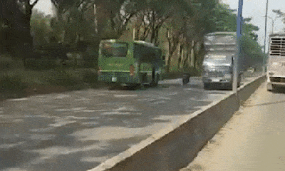 Clip: Xe buýt chạy ngược chiều trên đường phố SàI Gòn
