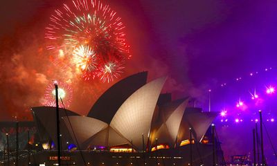 Pháo hoa năm mới 'rực sáng' cầu cảng Sydney