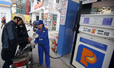 Giá xăng giữ nguyên, tăng giá dầu 