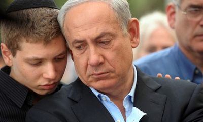 Con trai thủ tướng Israel bị lộ ghi âm mượn tiền mua dâm
