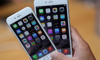 Chính phủ Mỹ yêu cầu Apple có câu trả lời về vụ làm chậm iPhone