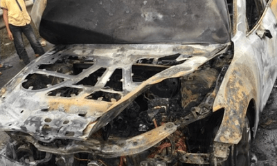 Mazda 3 cháy ngùn ngụt trên cao tốc Hà Nội - Thái Nguyên