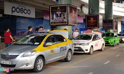 Các hiệp hội taxi “cầu cứu” Bộ GTVT vì bị đối xử bất công so với Grab, Uber