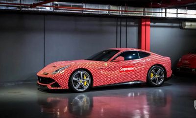 Thiếu niên 15 tuổi rao bán siêu xe Ferrari F12 Berlinetta 