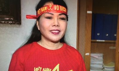 Video: Bộ trưởng Nguyễn Thị Kim Tiến mặc áo đỏ gửi lời chúc U23 Việt Nam