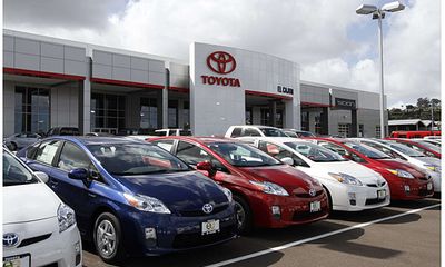 Toyota thu hồi 700.000 xe do lỗi túi khí