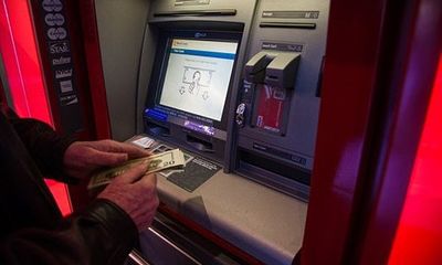 Hacker khiến ATM tự động nhả tiền ào ạt