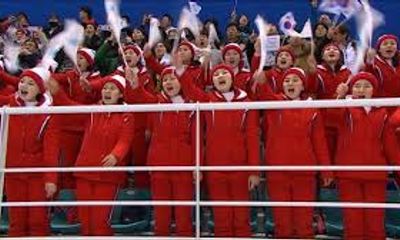 Video: Màn cổ vũ tập thể có một không hai của Triều Tiên tại Olympic 2018