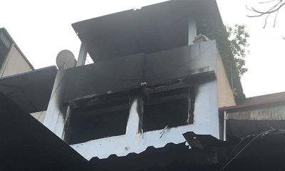 Hà Nội: Nhà 4 tầng phát cháy chiều mùng 2 Tết