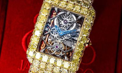 Cận cảnh chiếc đồng hồ nạm 127,45 carat kim cương 