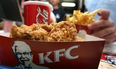 Gà rán KFC phải đóng cửa hàng trăm cửa hàng vì trục trặc nguồn cung
